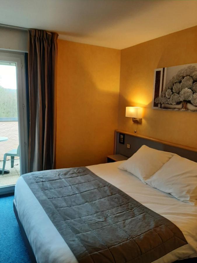 Hotel Au Relais De L'Oust Lanouée Esterno foto