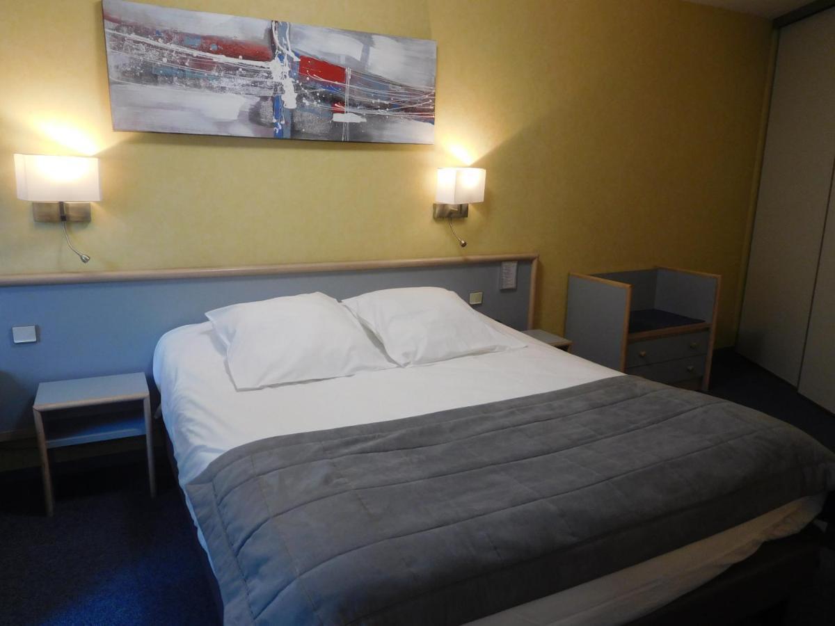Hotel Au Relais De L'Oust Lanouée Esterno foto