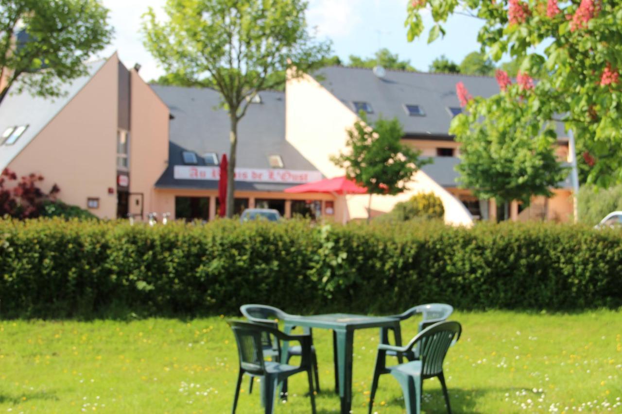 Hotel Au Relais De L'Oust Lanouée Esterno foto