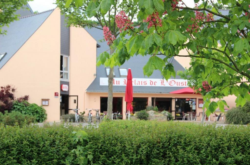 Hotel Au Relais De L'Oust Lanouée Esterno foto